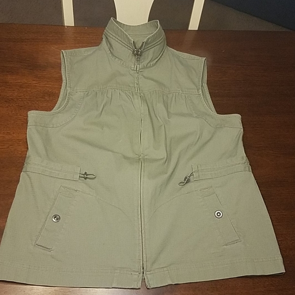 Adorable Army Green Vest - Picture 1 of 10